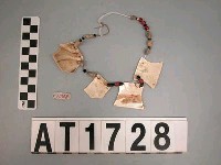 藏品(斧形貝片珠串頸飾)的圖片